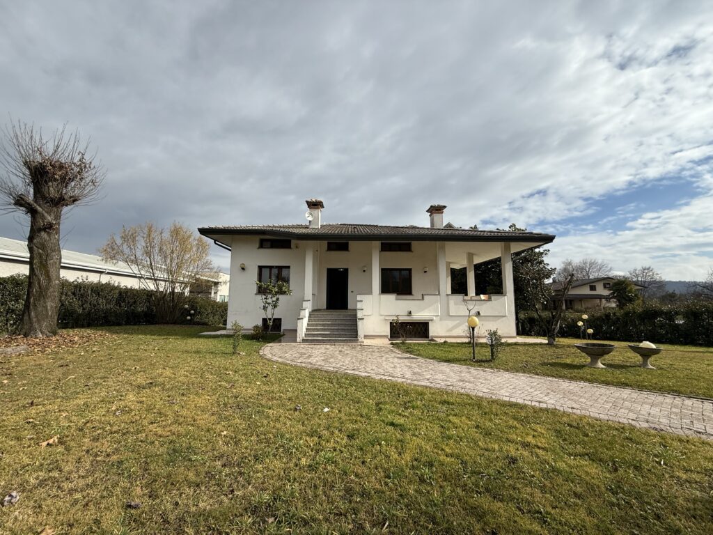 ESTERNO CASA SINGOLA