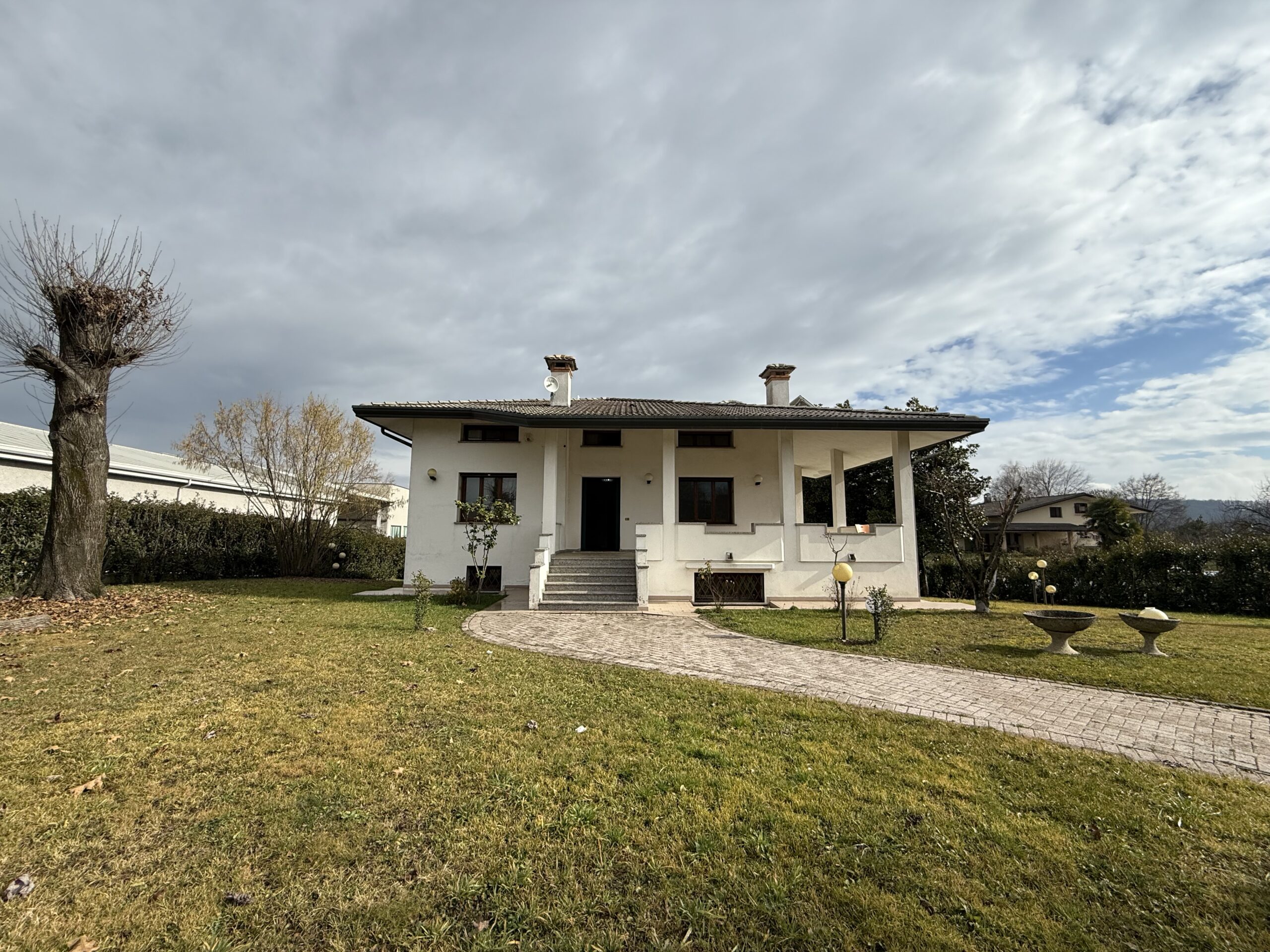 ESTERNO CASA SINGOLA