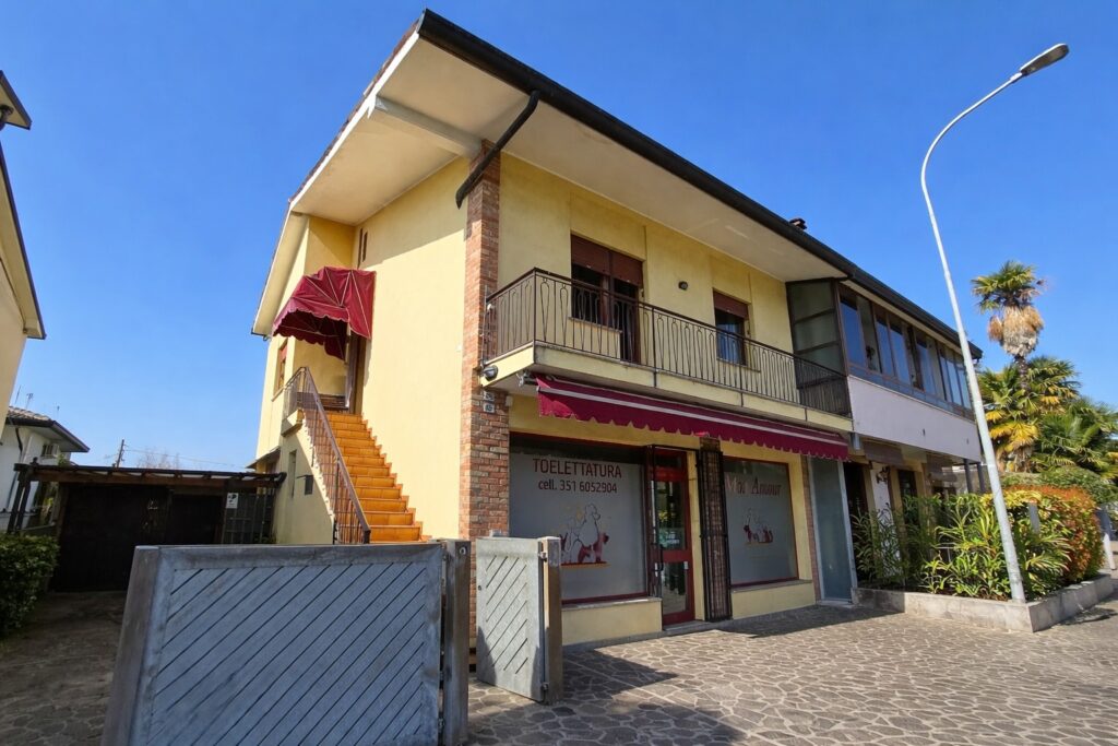esterno appartamento e negozio